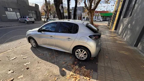 Peugeot 208 Active 1.6 usado (2022) color Plata precio $19.800.000