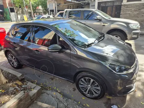 Peugeot 208 Feline 1.6 usado (2018) color Gris Aluminium financiado en cuotas(anticipo $7.800.000 cuotas desde $330.000)