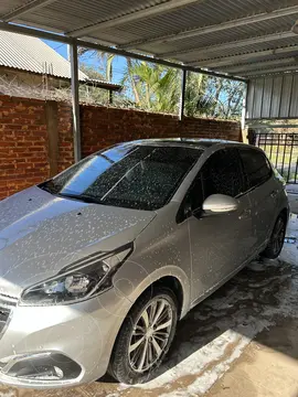 Peugeot 208 Feline 1.6 Tiptronic usado (2019) color Gris Aluminium precio $15.500.000