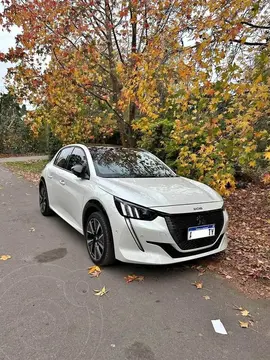 Peugeot 208 Feline 1.6 Tiptronic usado (2021) color Blanco financiado en cuotas(anticipo $7.500.000)