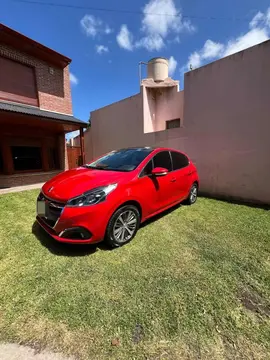 Peugeot 208 Feline 1.6 usado (2019) color Rojo financiado en cuotas(anticipo $5.000.000 cuotas desde $230.000)