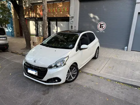 Peugeot 208 Feline 1.6 Tiptronic usado (2020) color Blanco precio $7.500.000