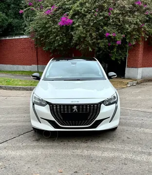 Peugeot 208 Allure 1.6 Tiptronic usado (2023) color Blanco Banquise financiado en cuotas(anticipo $12.000.000 cuotas desde $5.000.000)