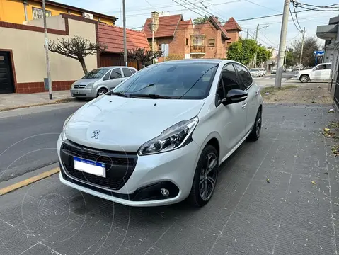 Peugeot 208 GT usado (2020) color Blanco Banquise financiado en cuotas(anticipo $1.000.000 cuotas desde $200.000)