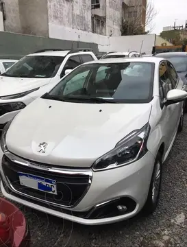 Peugeot 208 Allure 1.6 usado (2019) color Blanco Banquise precio $3.500.000