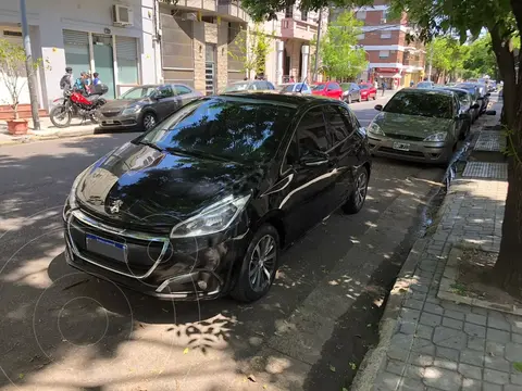 Peugeot 208 Feline 1.6 usado (2018) color Negro Perla financiado en cuotas(anticipo $3.000.000 cuotas desde $240.000)