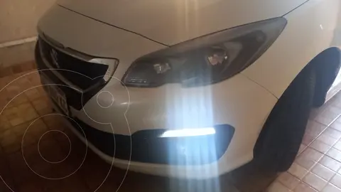 Peugeot 208 Allure Plus 1.6 HDi usado (2019) color Blanco precio $18.000.000