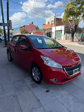 Peugeot 208 Allure 1.6 usado (2014) color Rojo precio $13.000.000