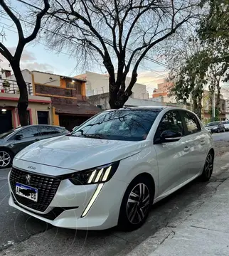 Peugeot 208 Feline 1.6 Tiptronic usado (2021) color Blanco financiado en cuotas(anticipo $6.000.000 cuotas desde $400.000)