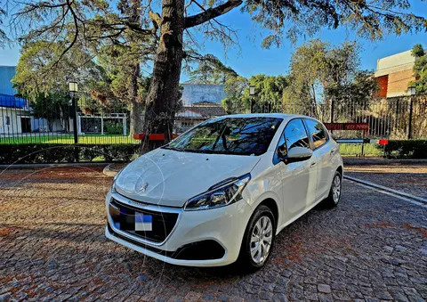 Peugeot 208 Active 1.6 usado (2018) color Blanco precio $3.380.000