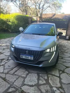 Peugeot 208 Feline 1.6 Tiptronic usado (2023) color Gris financiado en cuotas(anticipo $2.000.000 cuotas desde $199.999)