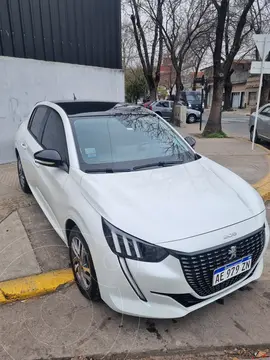 Peugeot 208 Feline 1.6 Tiptronic usado (2021) color Blanco Nacarado precio $21.500.000