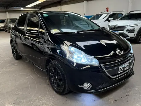 Peugeot 208 Allure 1.6 usado (2014) color Negro precio $15.000.000