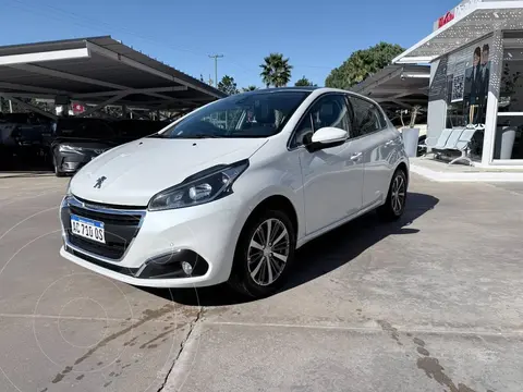 Peugeot 208 208 1.6 5P FELINE usado (2018) color Blanco precio $18.500.000