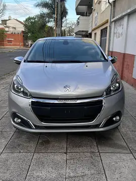 Peugeot 208 Feline 1.6 Aut usado (2018) color Gris financiado en cuotas(anticipo $2.200.000 cuotas desde $195.000)