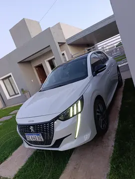 Peugeot 208 Feline 1.6 Tiptronic usado (2021) color Blanco precio $22.900.000