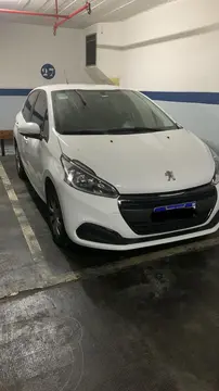 Peugeot 208 Active 1.6 usado (2019) color Blanco precio $15.500.000