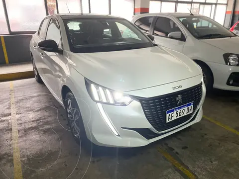 Peugeot 208 Feline 1.6 Tiptronic usado (2022) color Blanco Nacarado financiado en cuotas(anticipo $8.000.000 cuotas desde $250.000)