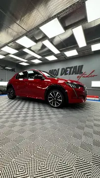 Peugeot 208 GT usado (2022) color Rojo financiado en cuotas(anticipo $12.000.000 cuotas desde $430.000)