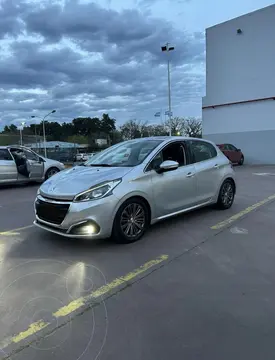 Peugeot 208 Feline 1.6 usado (2020) color Gris precio $9.500.000