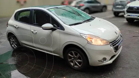 Peugeot 208 Allure 1.6 usado (2016) color Blanco precio $16.500.000