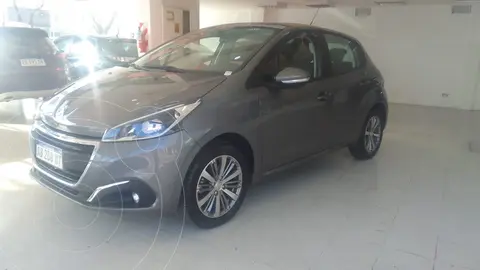 foto Peugeot 208 Allure 1.6 usado (2017) color Gris precio u$s13.000