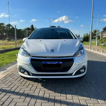 Peugeot 208 Feline 1.6 usado (2018) color Blanco Nacre precio $4.800.000