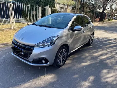 Peugeot 208 Feline 1.6 usado (2019) color Blanco precio $4.500.000