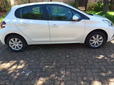 Peugeot 208 Active 1.5 usado (2017) color Blanco precio $16.000.000