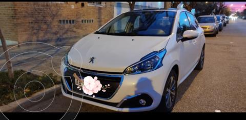Peugeot 208 Allure 1.6 usado (2017) color Blanco precio $1.600.000