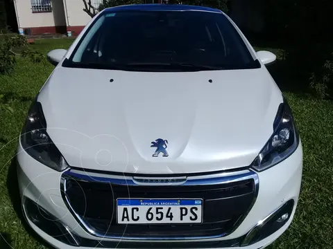 Peugeot 208 Allure 1.6 usado (2018) color Blanco precio $10.000.000