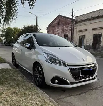 Peugeot 208 Allure 1.6 usado (2019) color Blanco Banquise precio $19.200.000