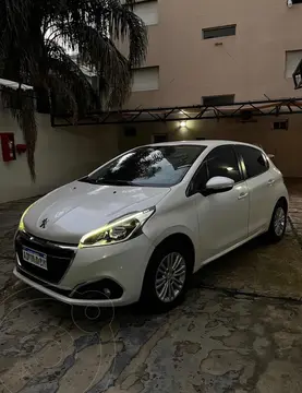 Peugeot 208 Feline 1.6 usado (2020) color Blanco financiado en cuotas(anticipo $5.000.000 cuotas desde $190.000)