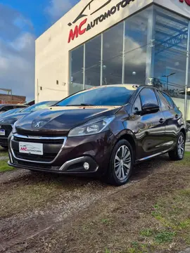 Peugeot 208 208 1.6 5P FELINE usado (2019) color Marrn precio u$s15.500
