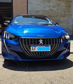 Peugeot 208 Feline 1.6 Tiptronic usado (2023) color Azul Oscuro precio u$s19.000