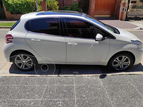 foto Peugeot 208 Feline 1.6 usado (2014) color Blanco Nacré precio $1.075.000