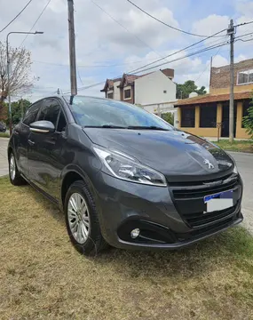 Peugeot 208 Feline 1.6 usado (2020) color Gris financiado en cuotas(anticipo $4.300.000 cuotas desde $250.000)