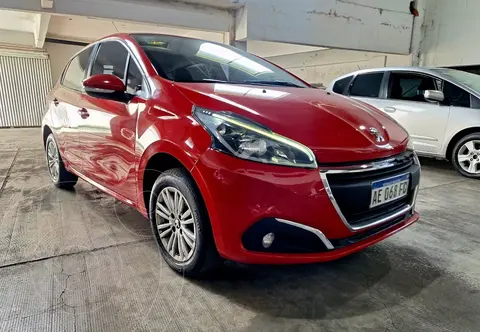 Peugeot 208 Allure 1.6 usado (2019) color Rojo Aden precio $5.000.000