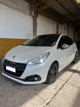 Peugeot 208 GTi usado (2017) color Blanco precio $8.500.000