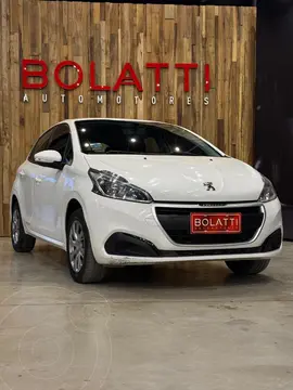 Peugeot 208 208 1.6 5P ACTIVE usado (2017) color Blanco precio $16.500.000