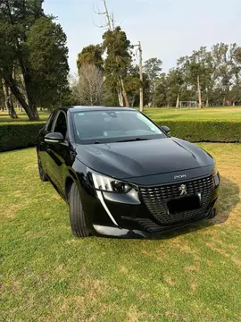 Peugeot 208 Feline 1.6 Tiptronic usado (2023) color Negro financiado en cuotas(anticipo $6.500.000)