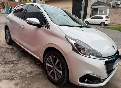 Peugeot 208 Feline 1.6 usado (2018) color Blanco Nacre precio $18.000.000