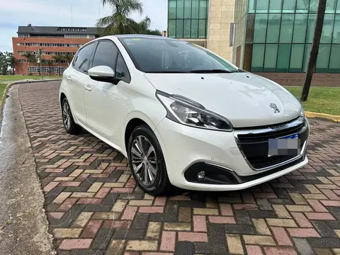 Peugeot 208 Feline 1.6 Tiptronic usado (2019) color Blanco precio $10.500.000