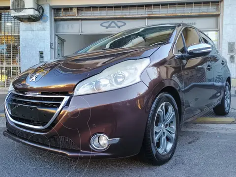 Peugeot 208 Feline 1.6 usado (2014) color Marron precio $12.990.000