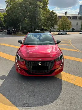 Peugeot 208 GT usado (2021) color Rojo financiado en cuotas(anticipo $16.000.000 cuotas desde $350.000)