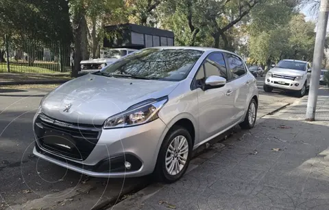 Peugeot 208 Feline 1.6 usado (2018) color Blanco Nacre financiado en cuotas(anticipo $6.500.000 cuotas desde $200.000)