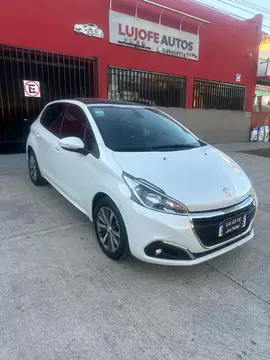 Peugeot 208 Feline 1.6 usado (2019) color Blanco Banquise financiado en cuotas(anticipo $3.000.000 cuotas desde $260.000)