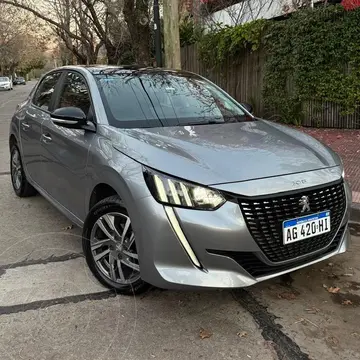 Peugeot 208 Feline 1.6 Tiptronic usado (2024) color Gris Aluminium financiado en cuotas(anticipo $3.999.999)
