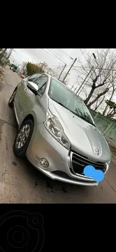 Peugeot 208 Allure 1.6 usado (2015) color Gris precio $12.800.000