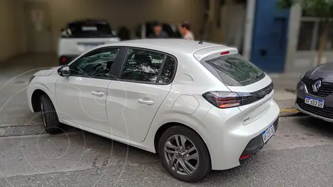 Peugeot 208 Allure 1.6 Tiptronic Pack usado (2025) color Blanco financiado en cuotas(anticipo $13.000.000 cuotas desde $600.000)